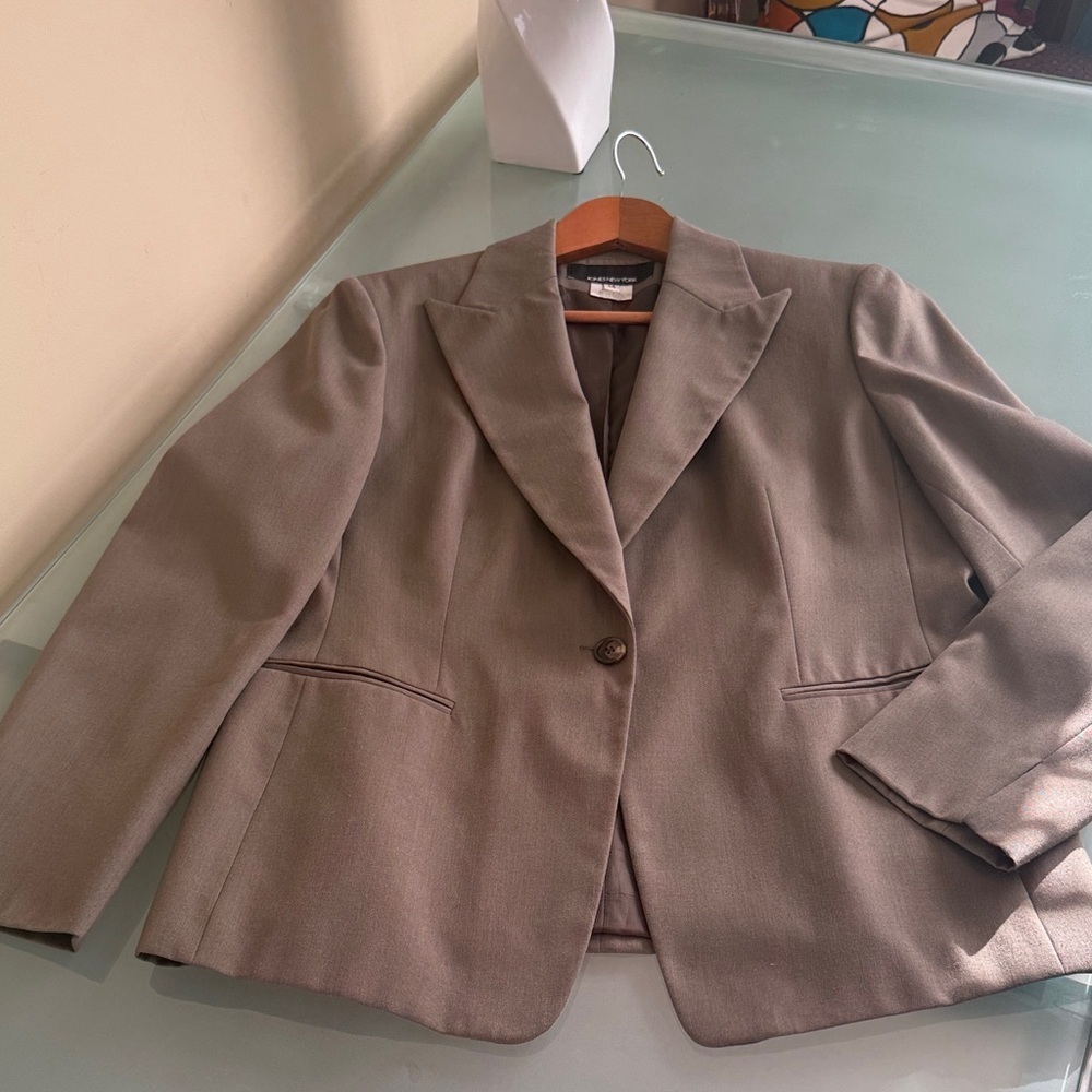 Jones New York Blazer Modern Wool Blend Khaki Blazer Size 14 Like NEW